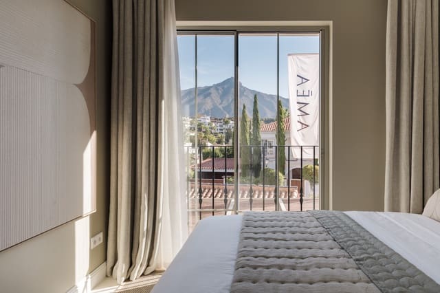 Chalet de 5 habitaciones en Los Naranjos, Marbella en venta con piscina - 5.495.000 € (Ref: 10128168)