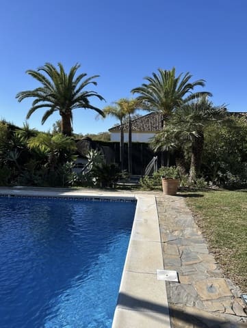 4 quarto Moradia para venda em Atalaya-Isdabe, Estepona com piscina garagem - 1 695 000 € (Ref: 10135762)