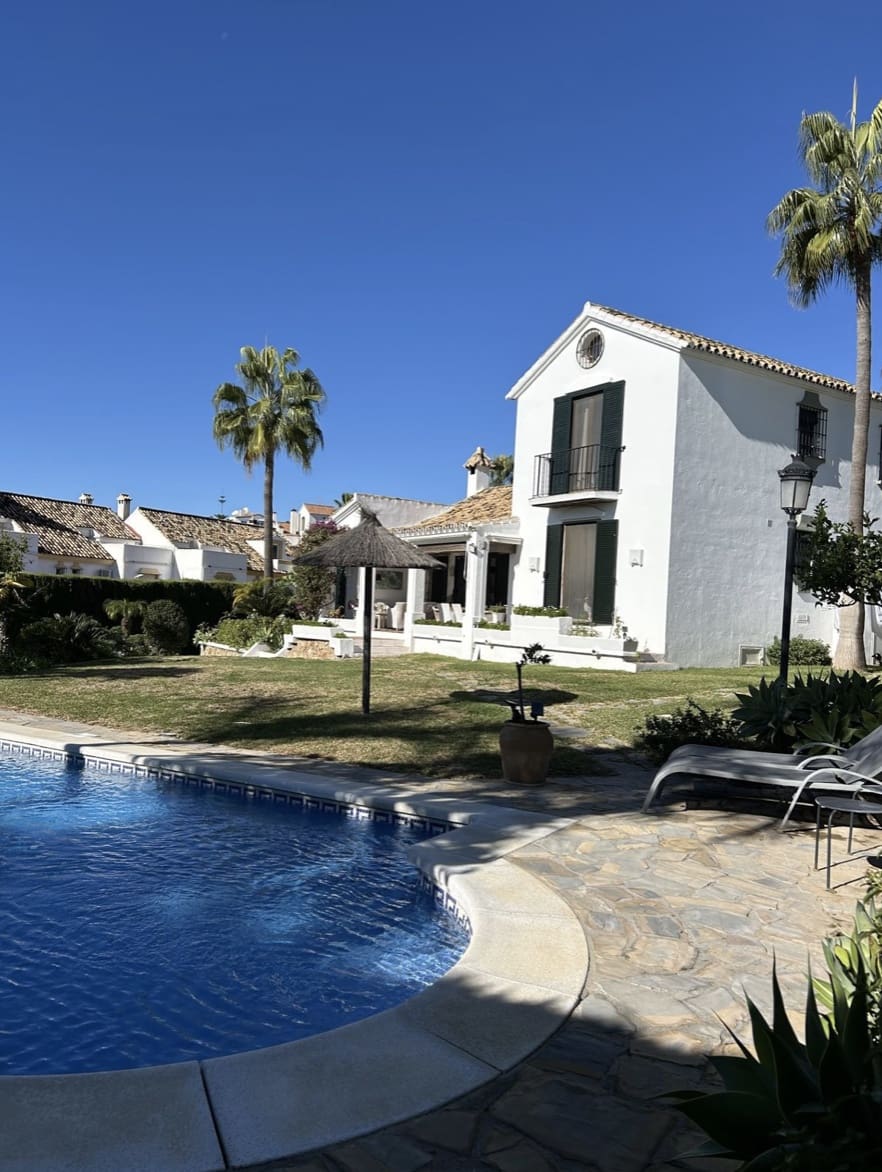4 quarto Moradia para venda em Atalaya-Isdabe com piscina garagem - 1 695 000 € (Ref: 10135762)