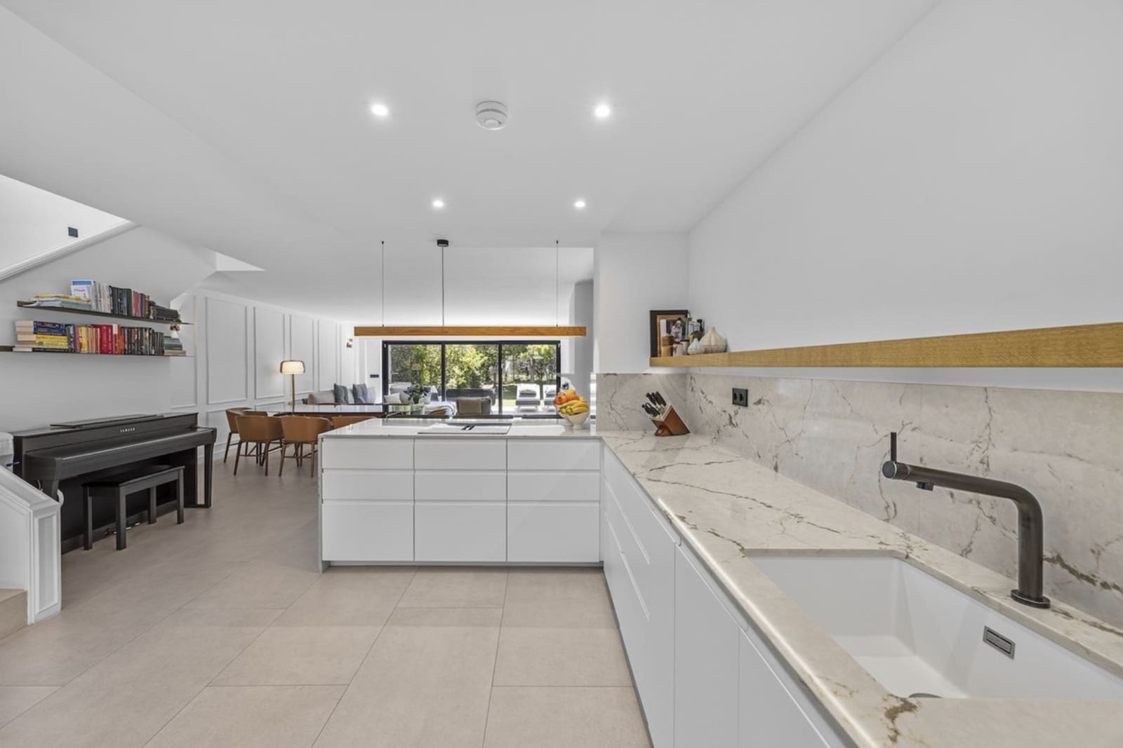 3 quarto Casa em Banda para venda em Nueva Andalucia com piscina garagem - 1 575 000 € (Ref: 10135764)
