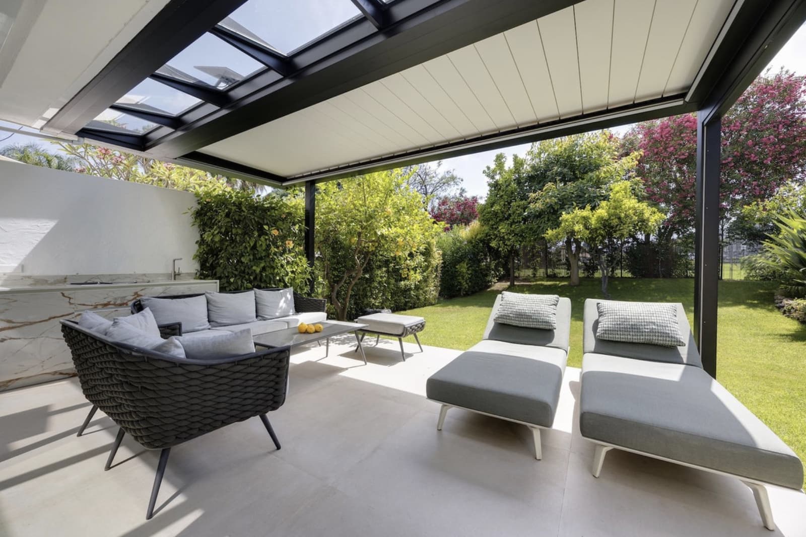 3 quarto Casa em Banda para venda em Nueva Andalucia com piscina garagem - 1 575 000 € (Ref: 10135764)