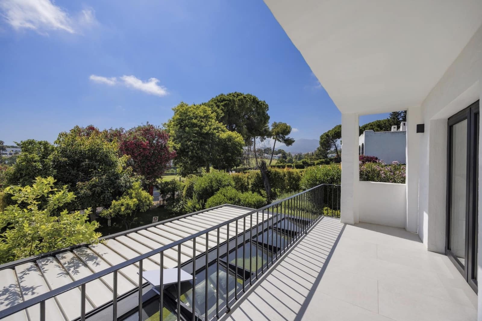 3 quarto Casa em Banda para venda em Nueva Andalucia com piscina garagem - 1 575 000 € (Ref: 10135764)