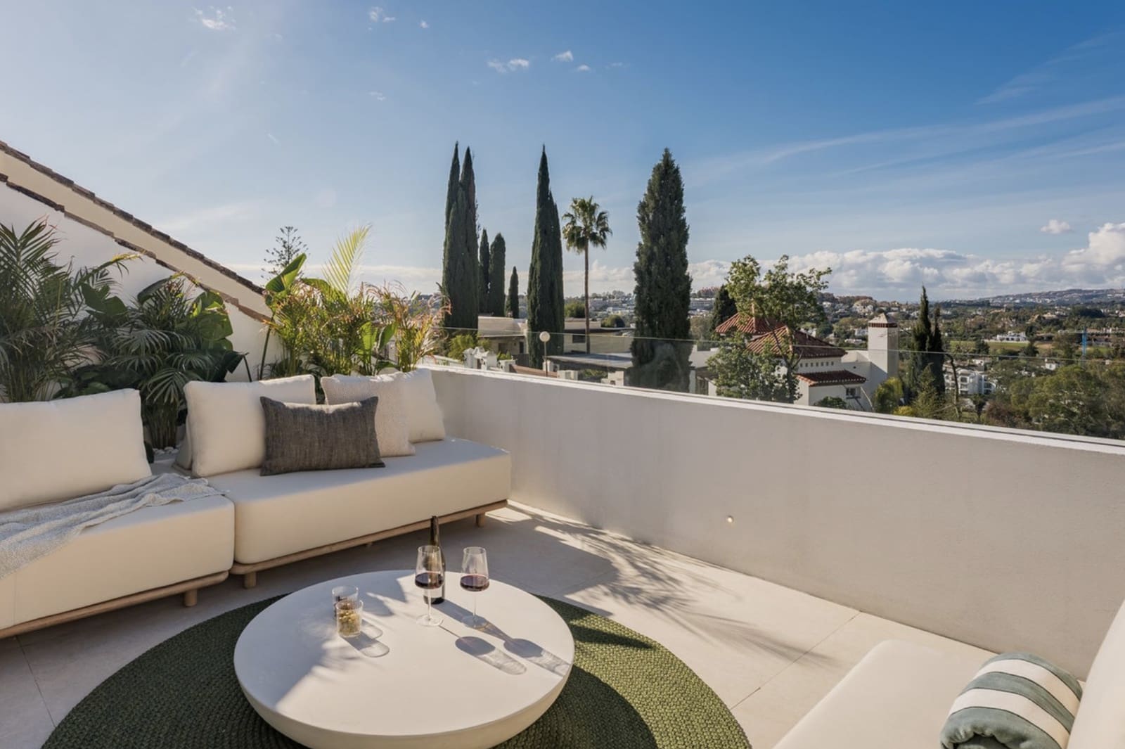 3 sovrum Hus till salu i Nueva Andalucia med pool - 1 395 000 € (Ref: 10135765)