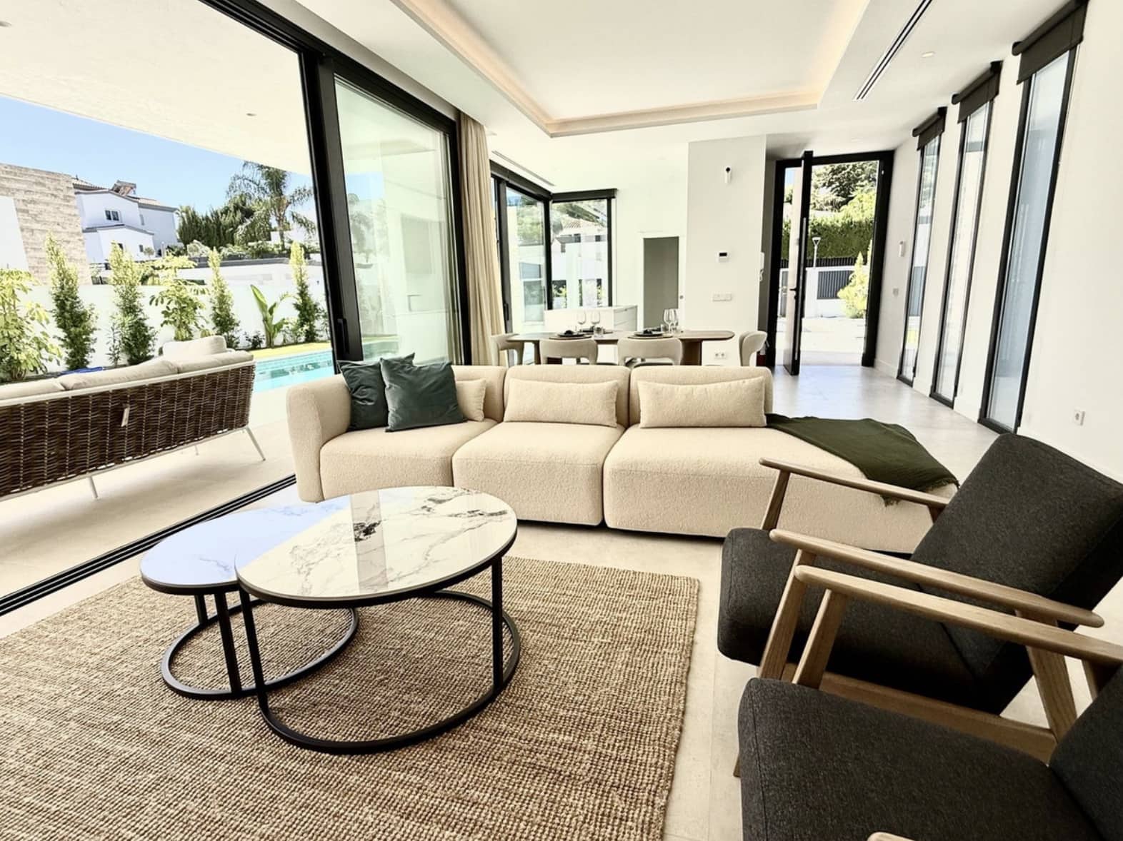 6 Zimmer Villa zu verkaufen in New Golden Mile mit Pool Garage - 1.950.000 € (Ref: 10139306)