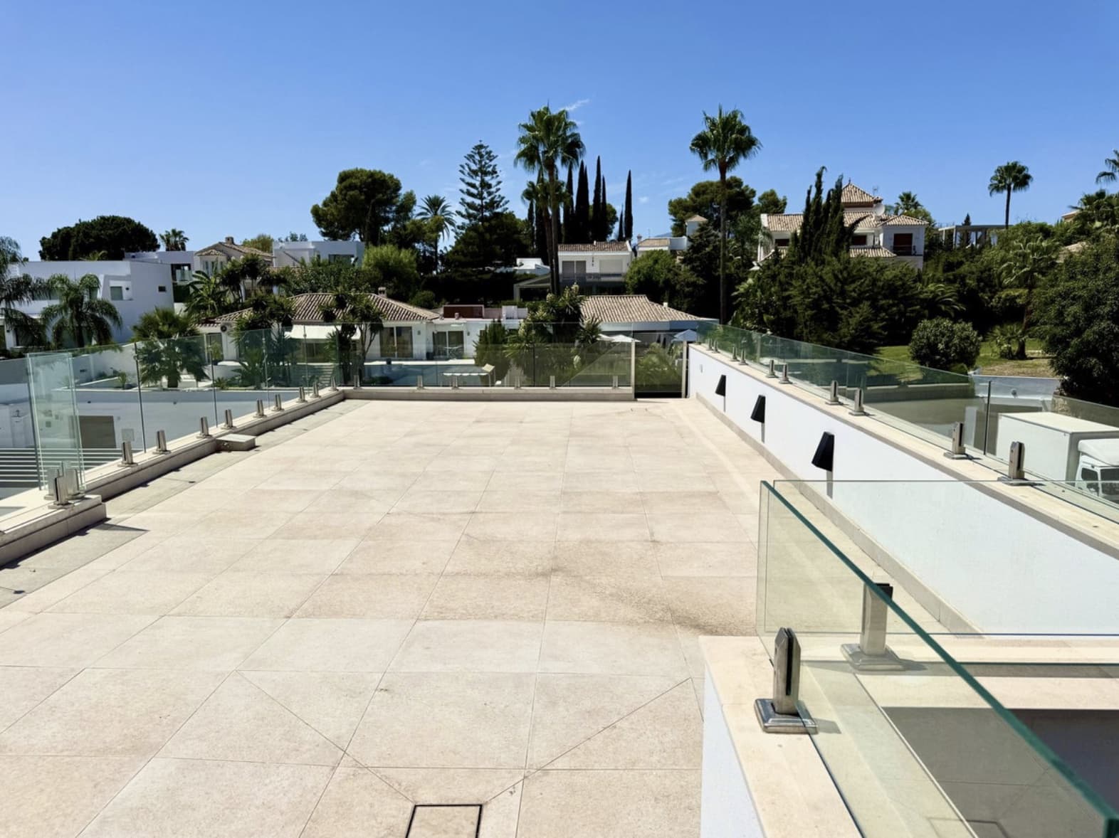 6 Zimmer Villa zu verkaufen in New Golden Mile mit Pool Garage - 1.950.000 € (Ref: 10139306)