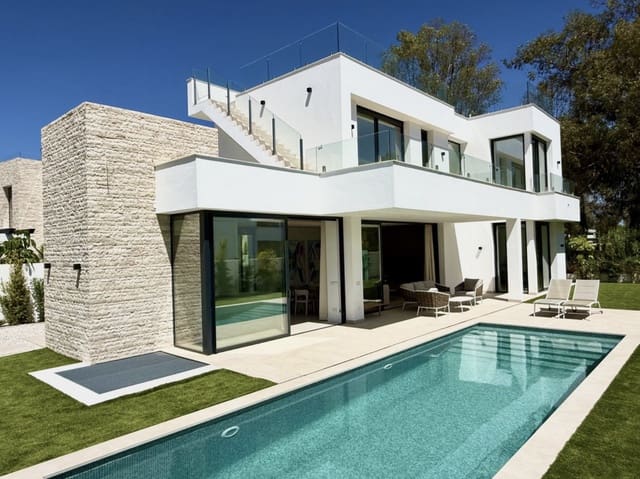 6 Zimmer Villa zu verkaufen in Nueva Atalaya, Estepona mit Pool Garage - 1.950.000 € (Ref: 10139306)