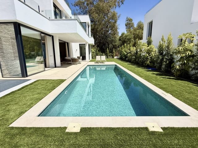 6 Zimmer Villa zu verkaufen in Nueva Atalaya, Estepona mit Pool Garage - 1.950.000 € (Ref: 10139306)