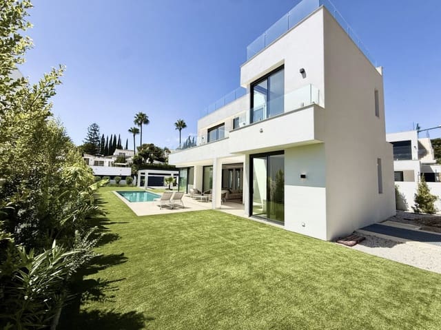 6 Zimmer Villa zu verkaufen in Nueva Atalaya, Estepona mit Pool Garage - 1.950.000 € (Ref: 10139306)