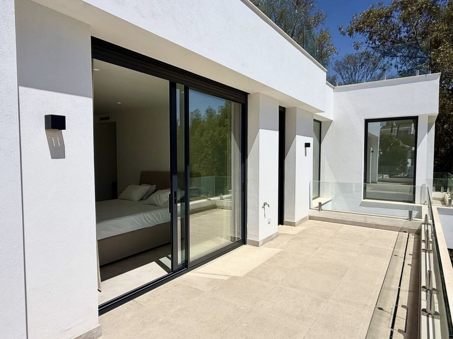 6 Zimmer Villa zu verkaufen in New Golden Mile mit Pool Garage - 1.950.000 € (Ref: 10139306)