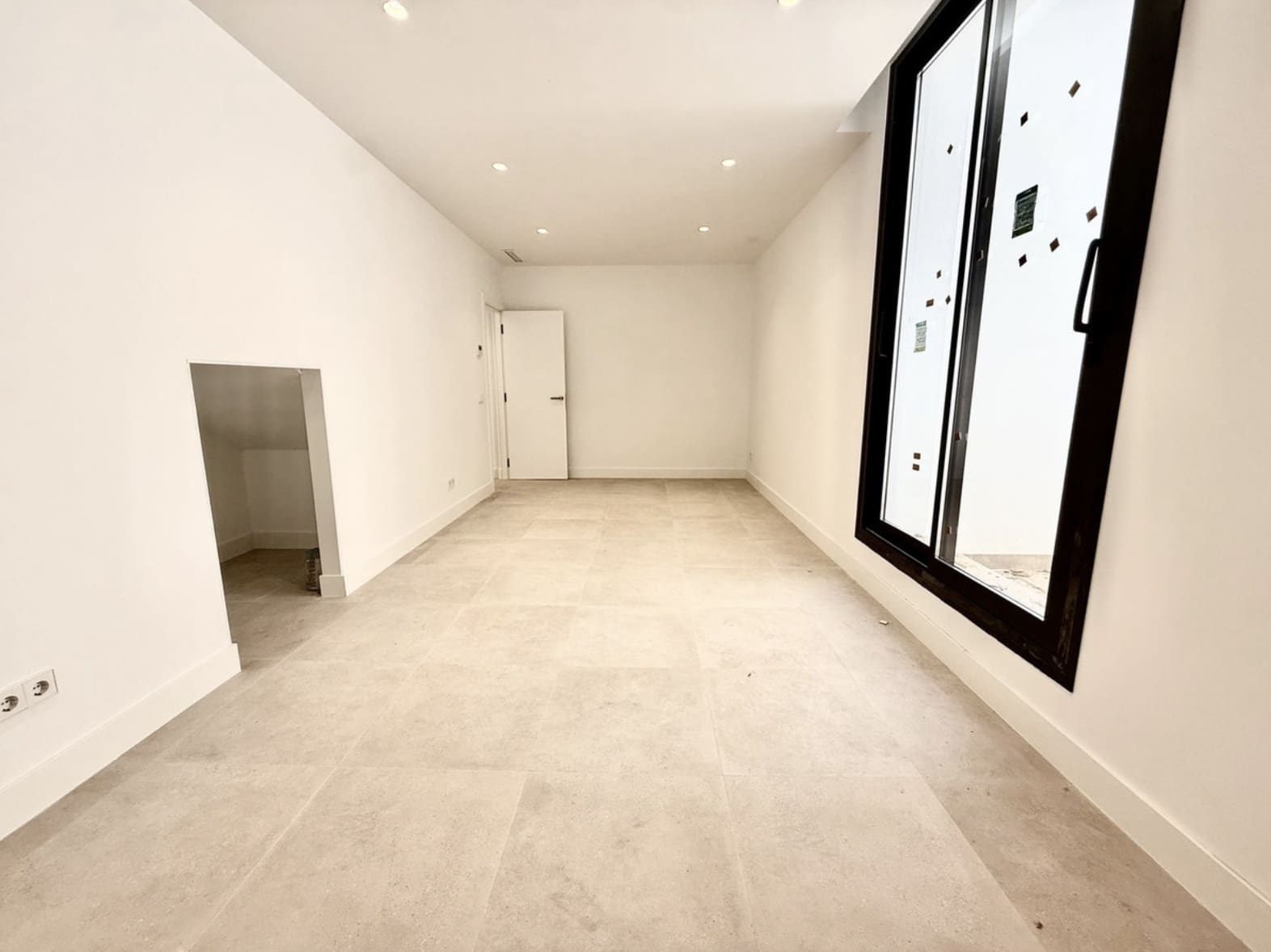 6 Zimmer Villa zu verkaufen in New Golden Mile mit Pool Garage - 1.950.000 € (Ref: 10139306)
