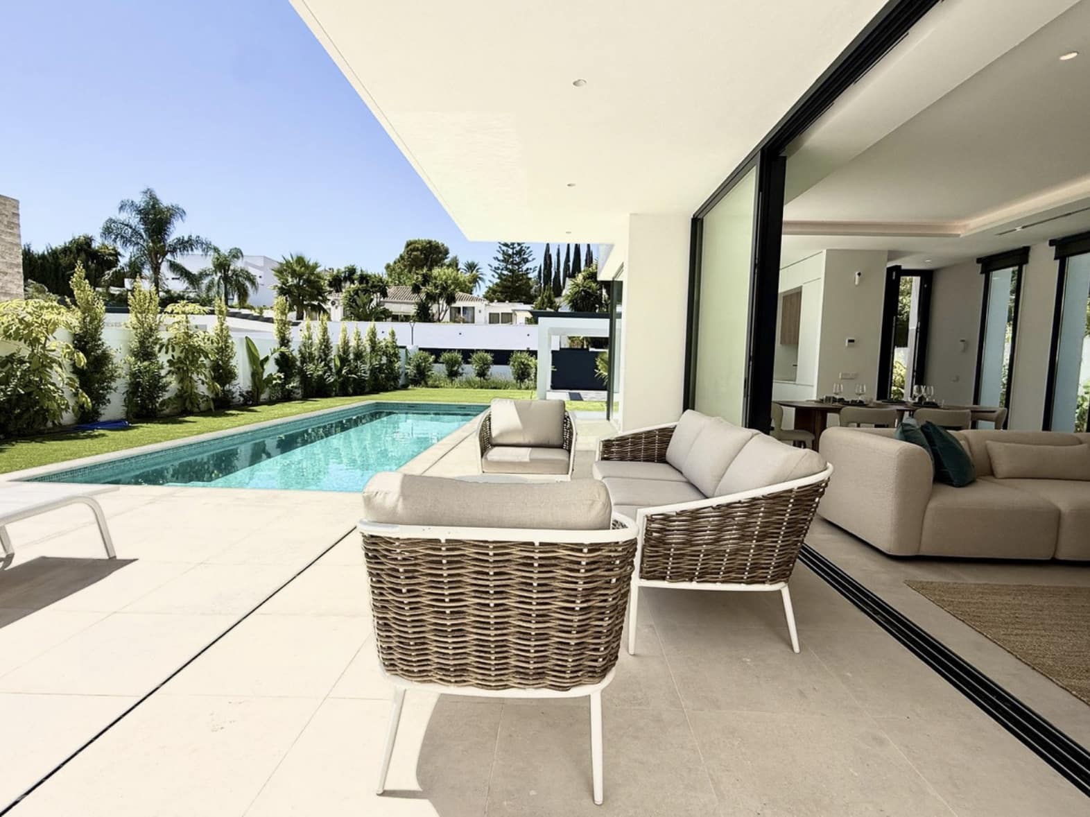 6 Zimmer Villa zu verkaufen in New Golden Mile mit Pool Garage - 1.950.000 € (Ref: 10139306)