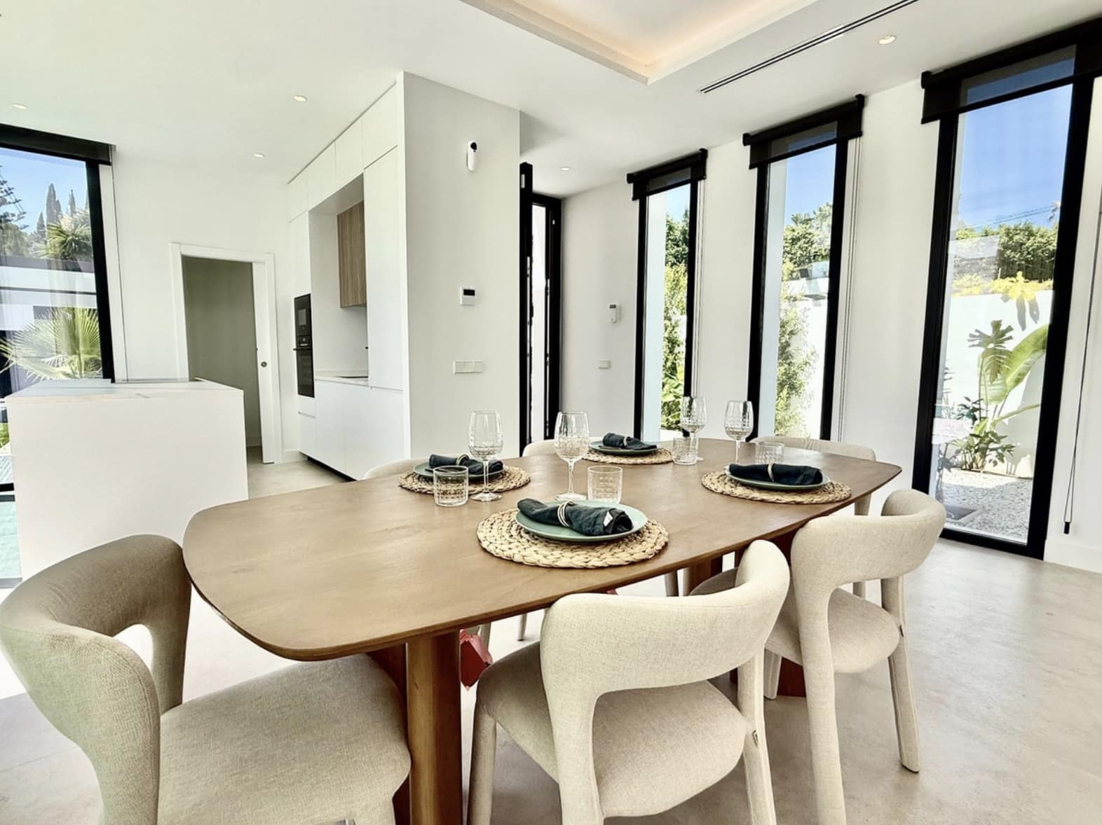 6 Zimmer Villa zu verkaufen in New Golden Mile mit Pool Garage - 1.950.000 € (Ref: 10139306)