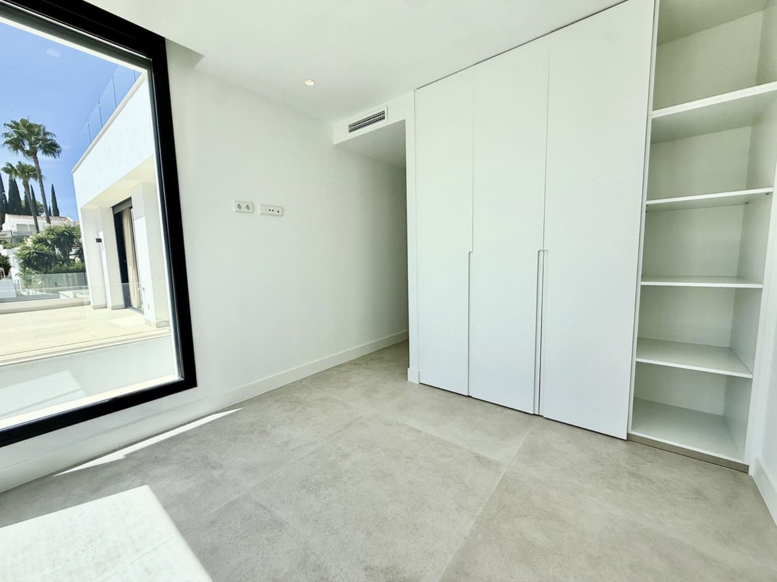 6 Zimmer Villa zu verkaufen in New Golden Mile mit Pool Garage - 1.950.000 € (Ref: 10139306)