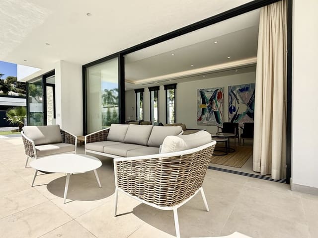 6 Zimmer Villa zu verkaufen in Nueva Atalaya, Estepona mit Pool Garage - 1.950.000 € (Ref: 10139306)