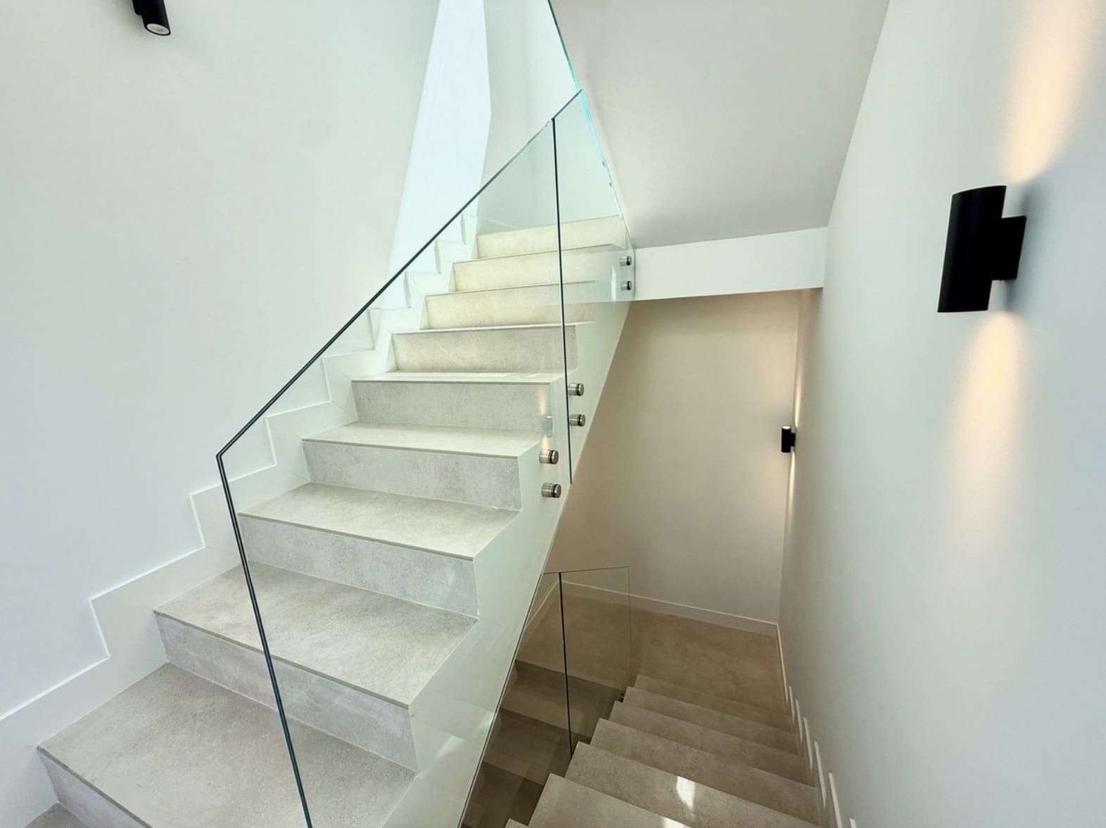 6 Zimmer Villa zu verkaufen in New Golden Mile mit Pool Garage - 1.950.000 € (Ref: 10139306)