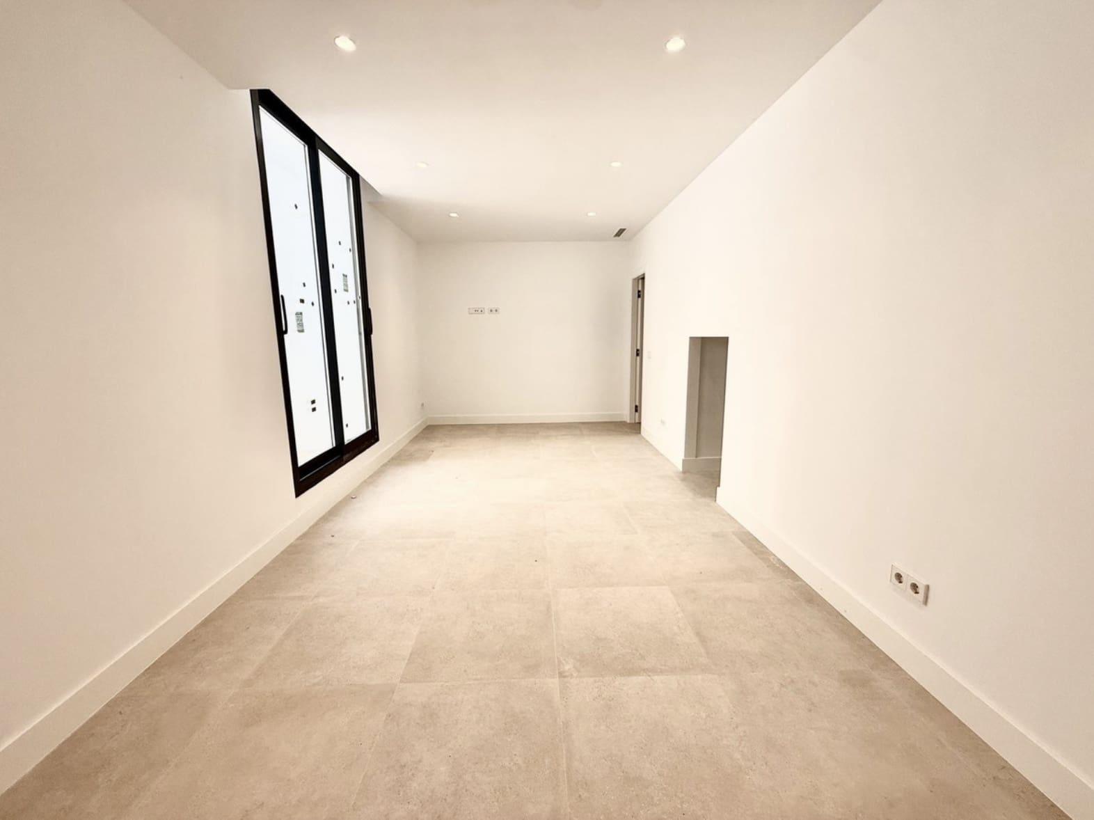 6 Zimmer Villa zu verkaufen in New Golden Mile mit Pool Garage - 1.950.000 € (Ref: 10139306)
