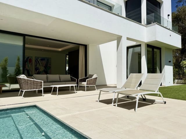 6 Zimmer Villa zu verkaufen in Nueva Atalaya, Estepona mit Pool Garage - 1.950.000 € (Ref: 10139306)