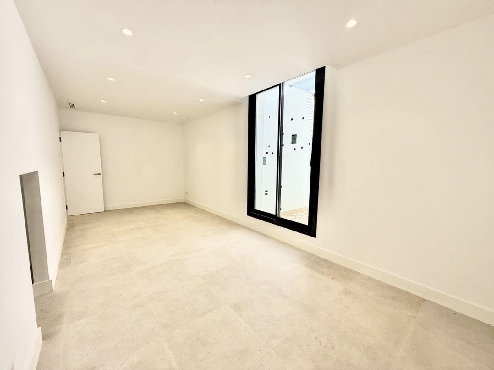 6 Zimmer Villa zu verkaufen in New Golden Mile mit Pool Garage - 1.950.000 € (Ref: 10139306)