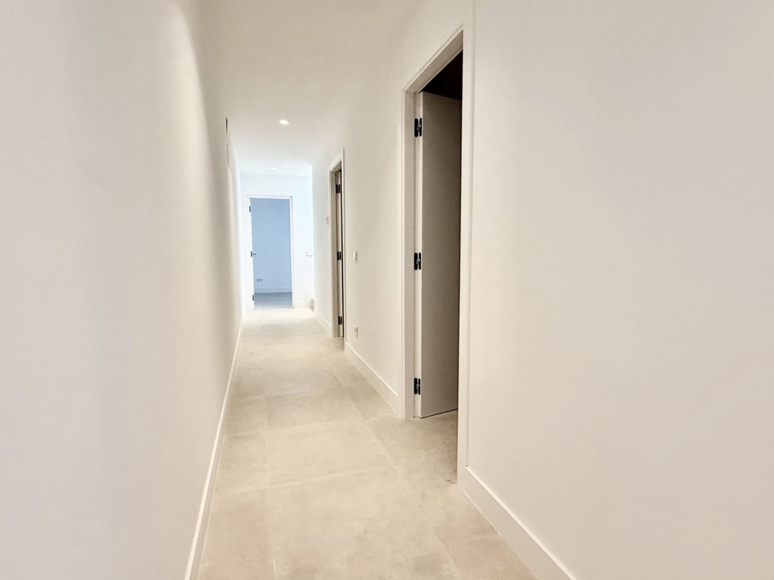 6 Zimmer Villa zu verkaufen in New Golden Mile mit Pool Garage - 1.950.000 € (Ref: 10139306)