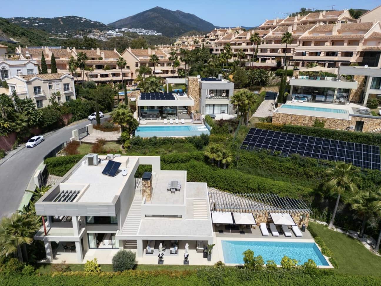 5 soveværelse Villa til salg i Nueva Andalucia med swimmingpool garage - € 5.695.000 (Ref: 10139307)