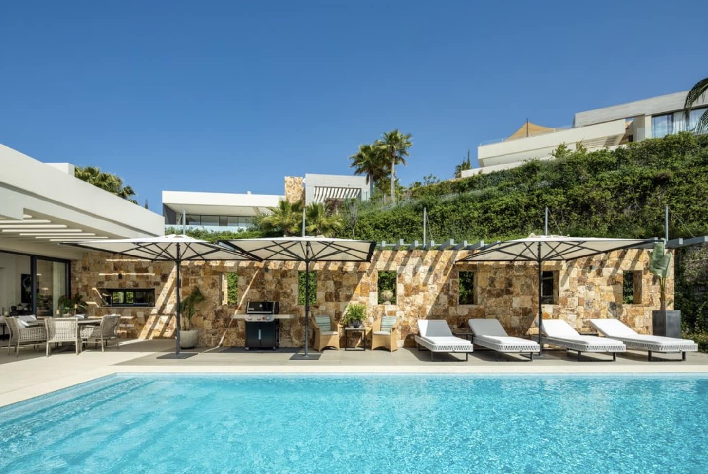 5 soveværelse Villa til salg i Nueva Andalucia med swimmingpool garage - € 5.695.000 (Ref: 10139307)