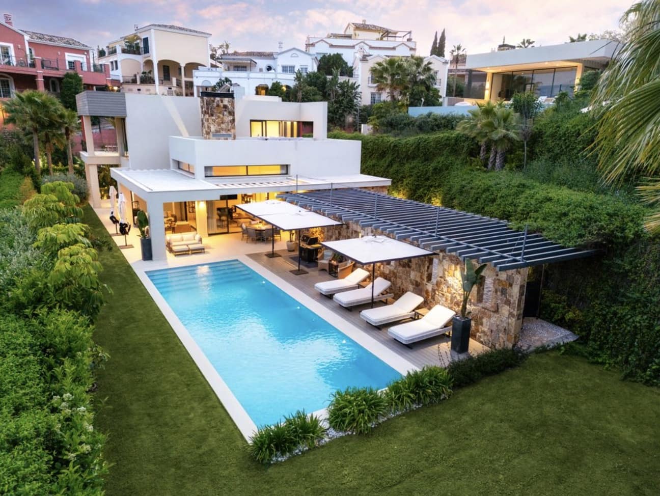 5 soveværelse Villa til salg i Nueva Andalucia med swimmingpool garage - € 5.695.000 (Ref: 10139307)