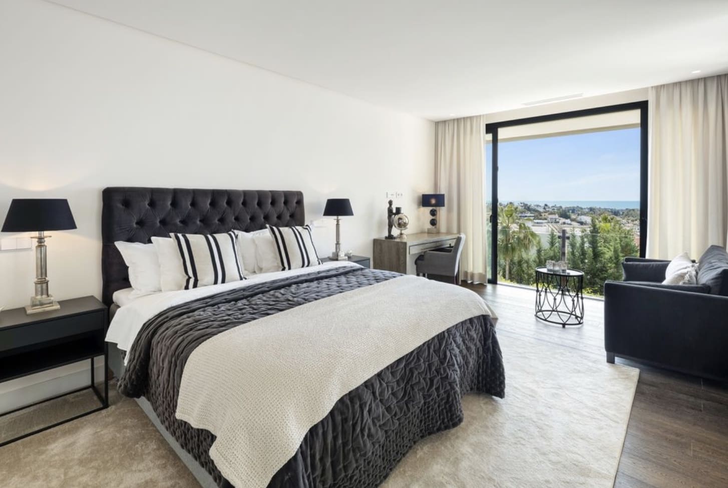5 soveværelse Villa til salg i Nueva Andalucia med swimmingpool garage - € 5.695.000 (Ref: 10139307)