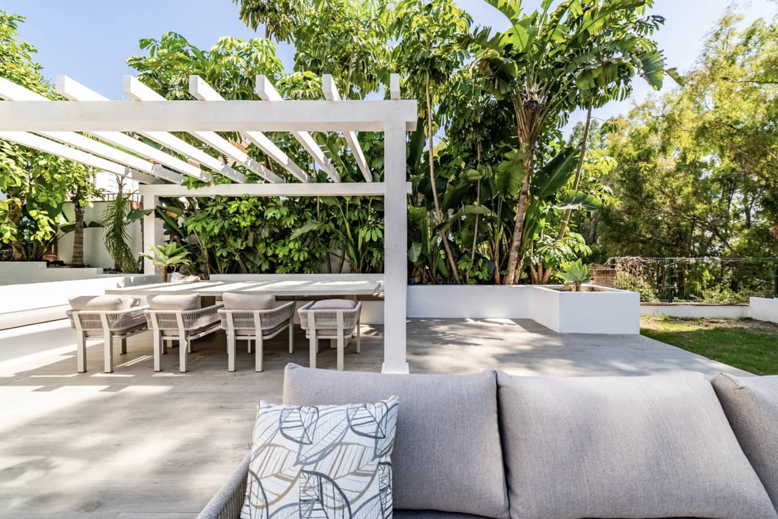 4 soveværelse Villa til salg i Nueva Andalucia med swimmingpool garage - € 1.890.000 (Ref: 10139310)