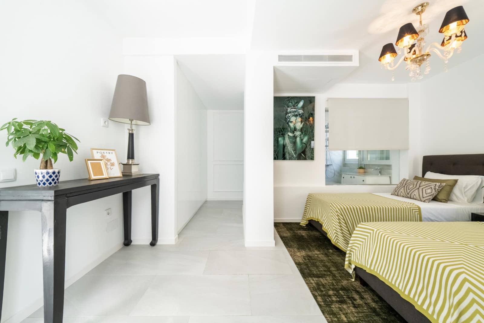4 soveværelse Villa til salg i Nueva Andalucia med swimmingpool garage - € 1.890.000 (Ref: 10139310)