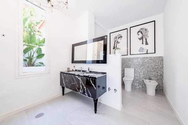 4 soveværelse Villa til salg i Nueva Andalucía Centro, Marbella med swimmingpool garage - € 1.890.000 (Ref: 10139310)
