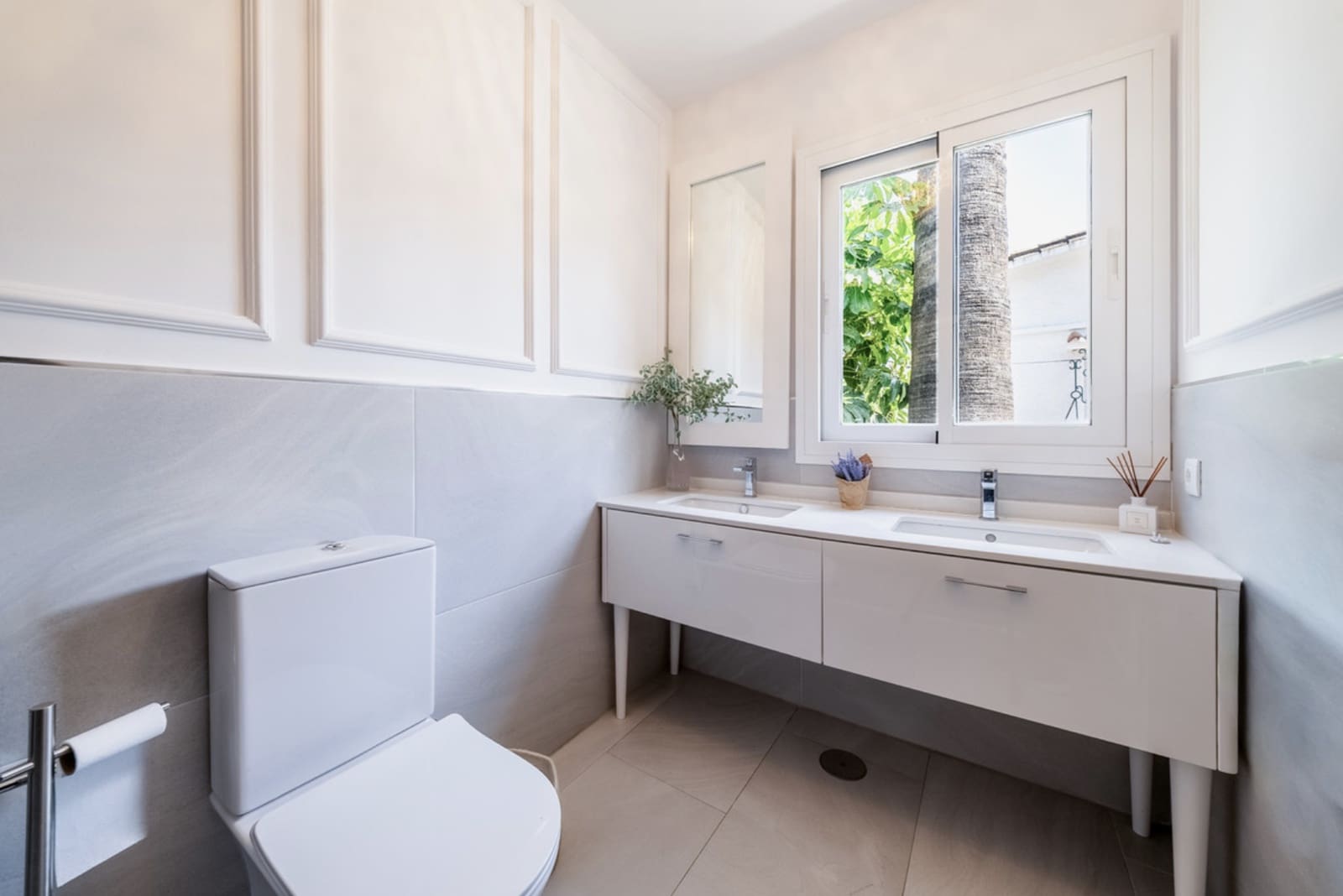 4 soveværelse Villa til salg i Nueva Andalucia med swimmingpool garage - € 1.890.000 (Ref: 10139310)