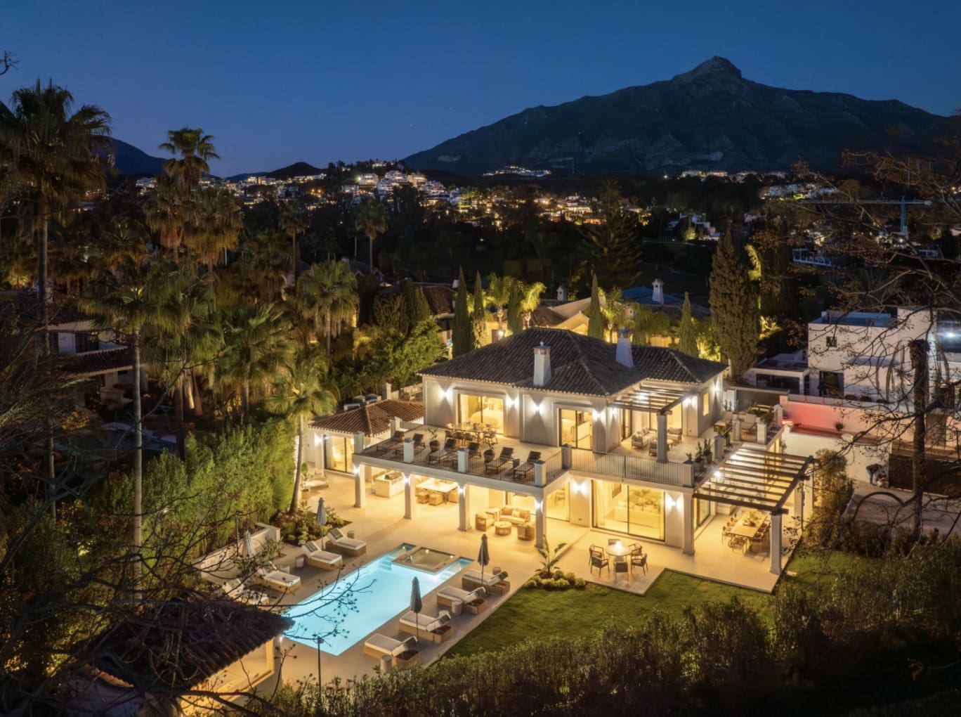 5 Zimmer Villa zu verkaufen in Marbella mit Pool Garage - 5.995.000 € (Ref: 10141771)