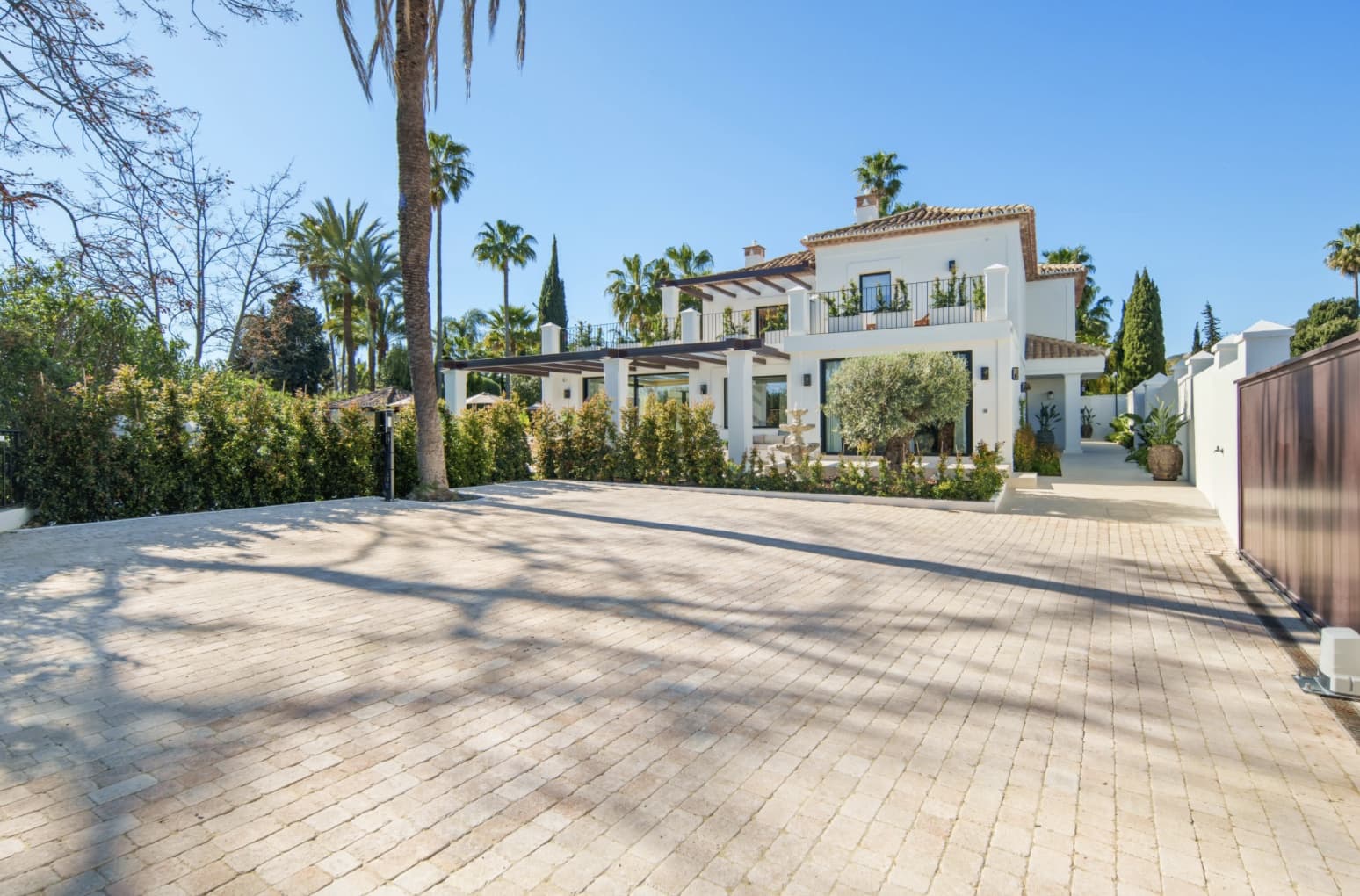 5 Zimmer Villa zu verkaufen in Marbella mit Pool Garage - 5.995.000 € (Ref: 10141771)