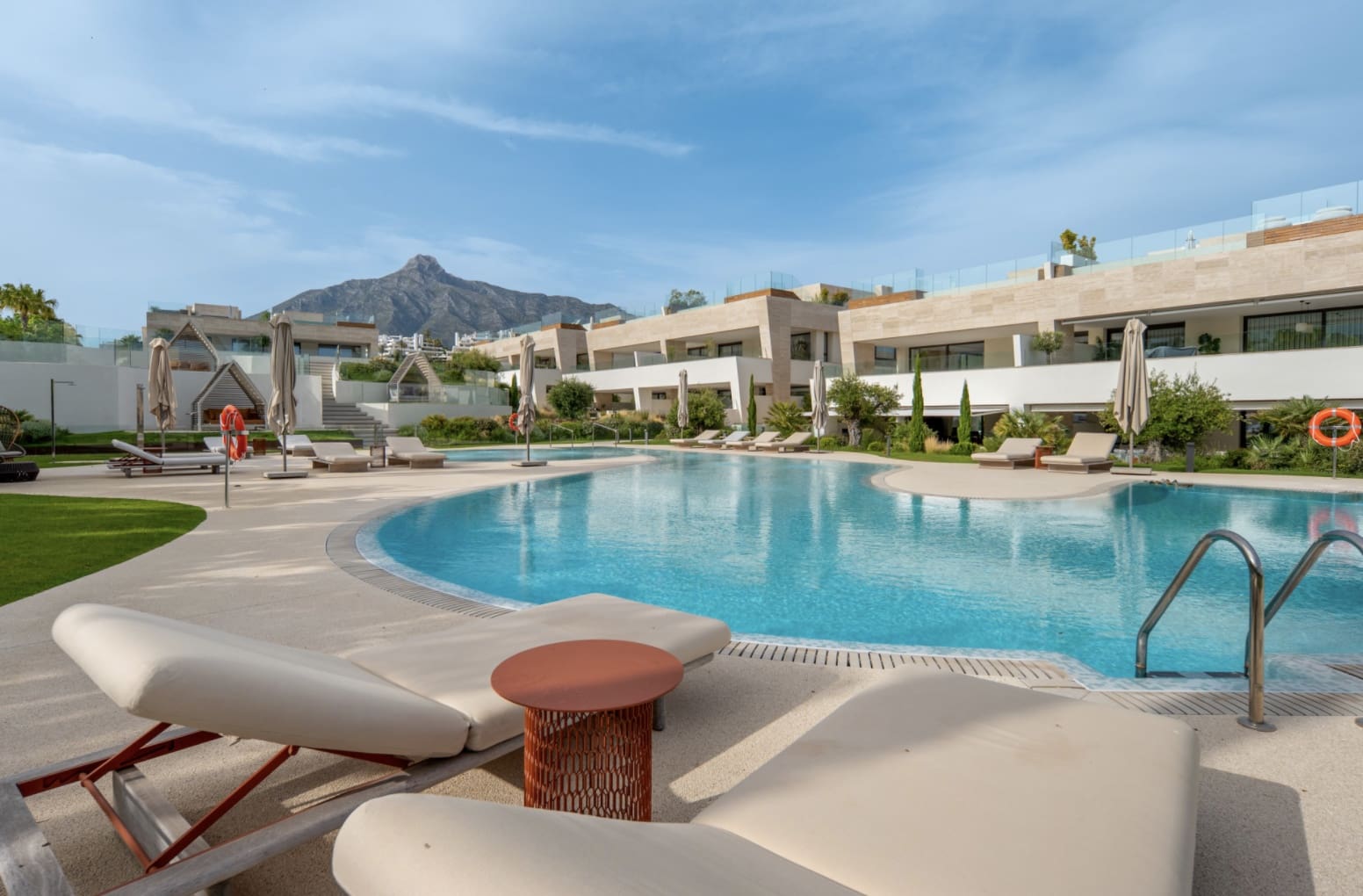 4 bedroom Apartment for sale in Marbella with pool garage - € 4,850,000 (Ref: 10146350)