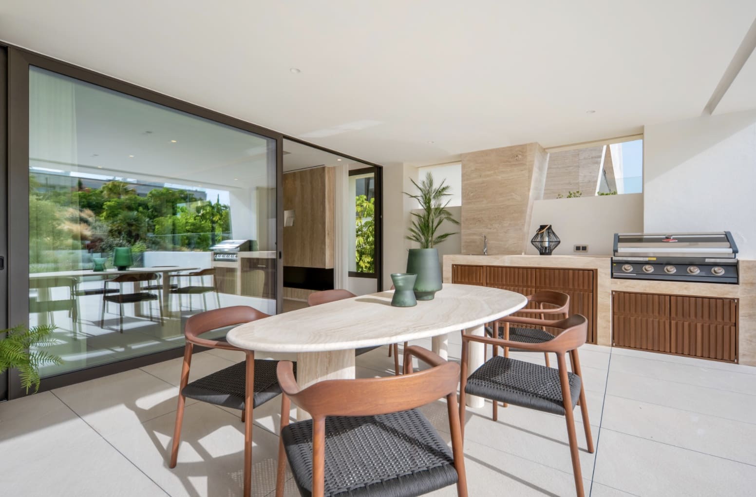4 bedroom Apartment for sale in Marbella with pool garage - € 4,850,000 (Ref: 10146350)