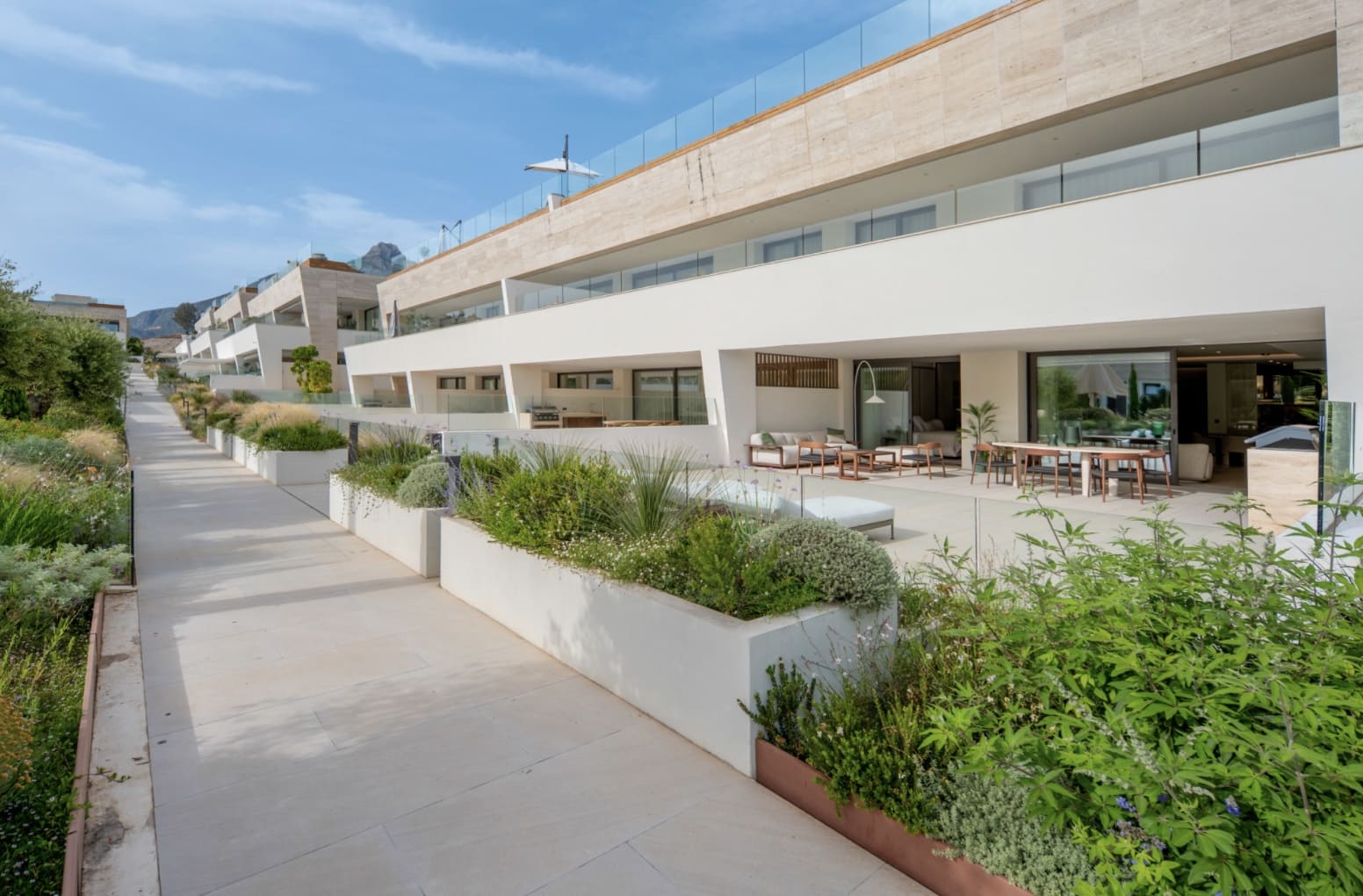 4 bedroom Apartment for sale in Marbella with pool garage - € 4,850,000 (Ref: 10146350)