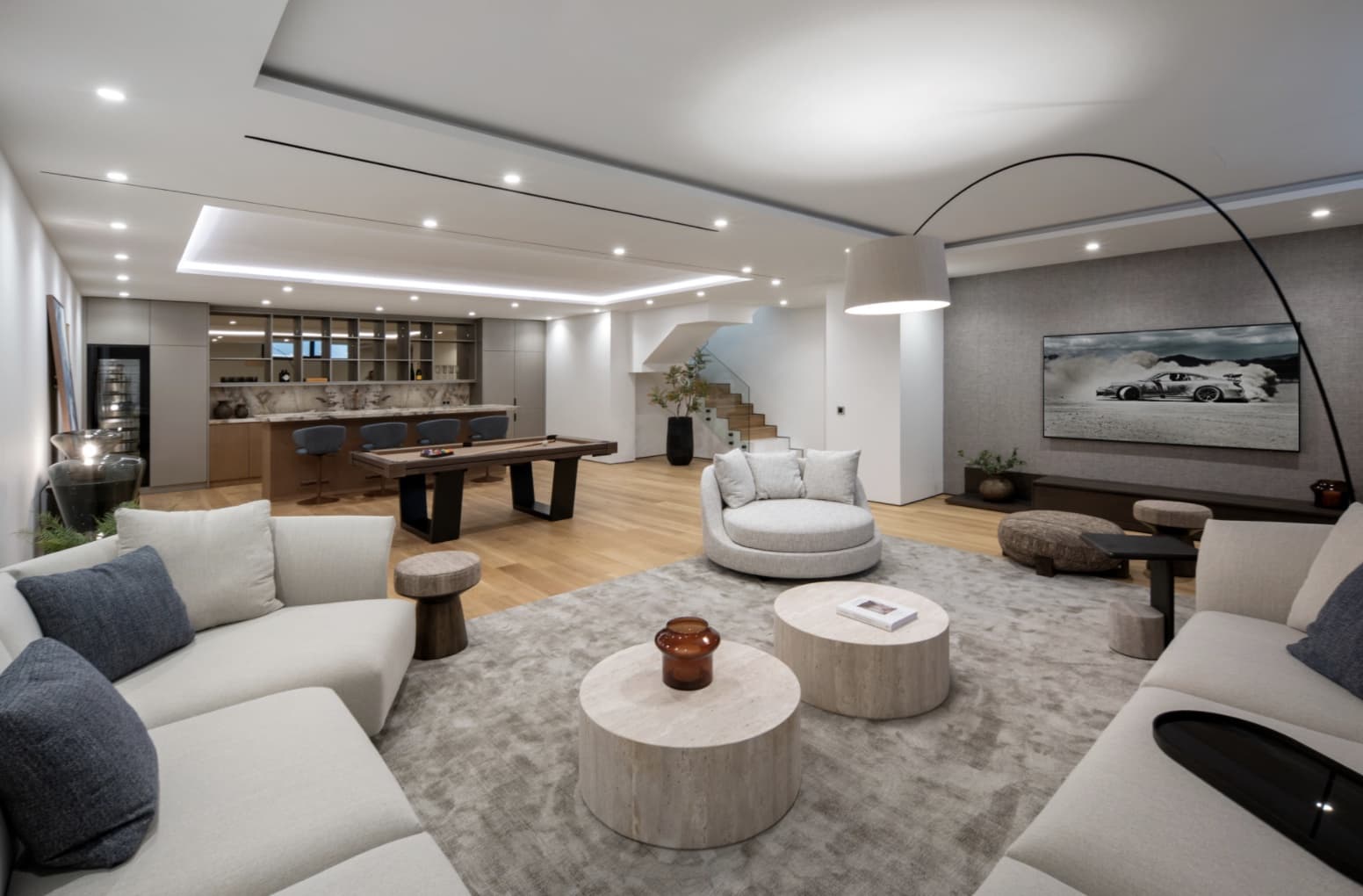 4 bedroom Apartment for sale in Marbella with pool garage - € 4,850,000 (Ref: 10146350)