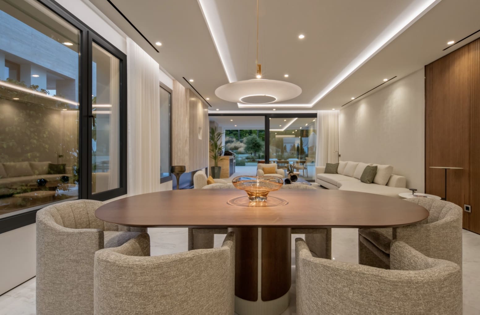 4 bedroom Apartment for sale in Marbella with pool garage - € 4,850,000 (Ref: 10146350)