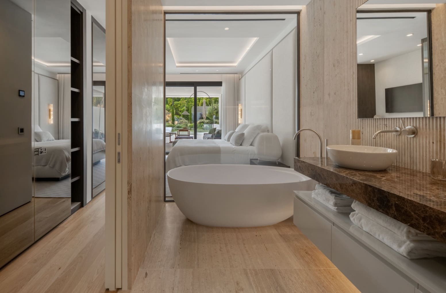 4 bedroom Apartment for sale in Marbella with pool garage - € 4,850,000 (Ref: 10146350)