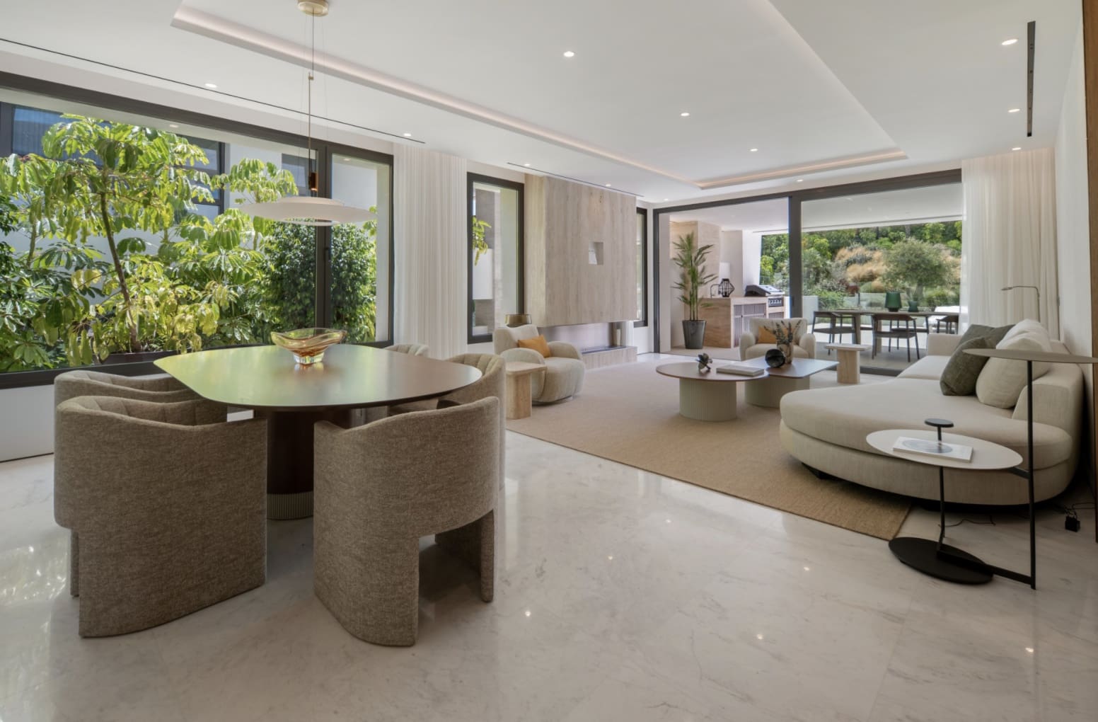 4 bedroom Apartment for sale in Marbella with pool garage - € 4,850,000 (Ref: 10146350)