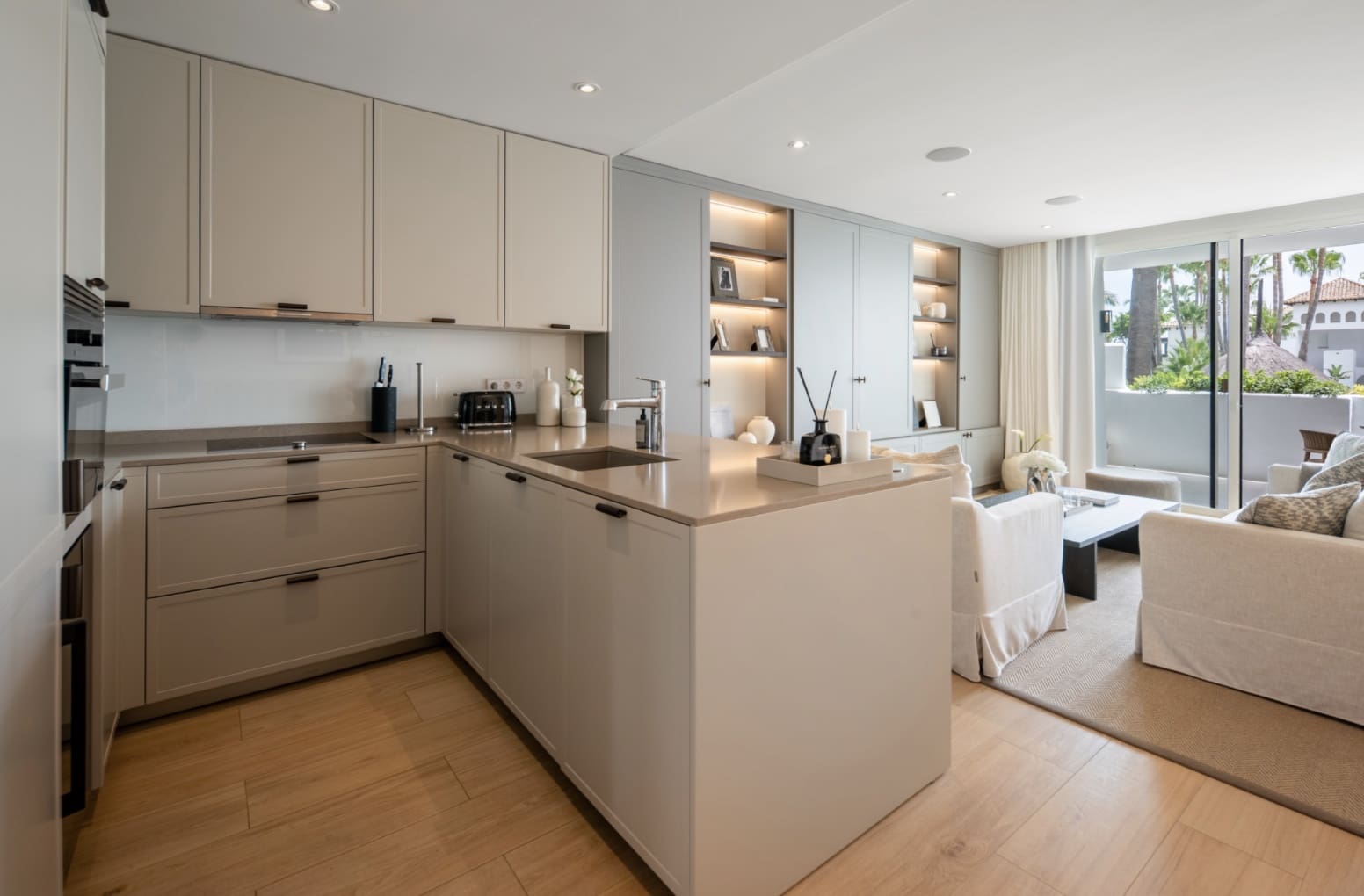3 bedroom Apartment for sale in Marbella with pool garage - € 4,495,000 (Ref: 10146351)
