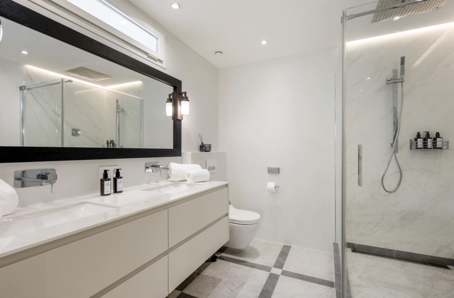 3 bedroom Apartment for sale in Marbella with pool garage - € 4,495,000 (Ref: 10146351)