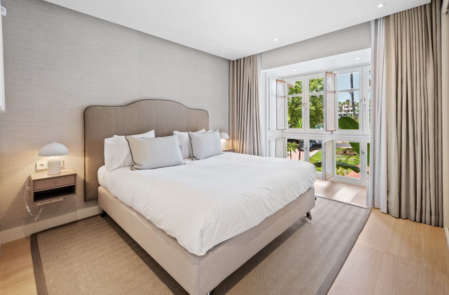 3 bedroom Apartment for sale in Marbella with pool garage - € 4,495,000 (Ref: 10146351)