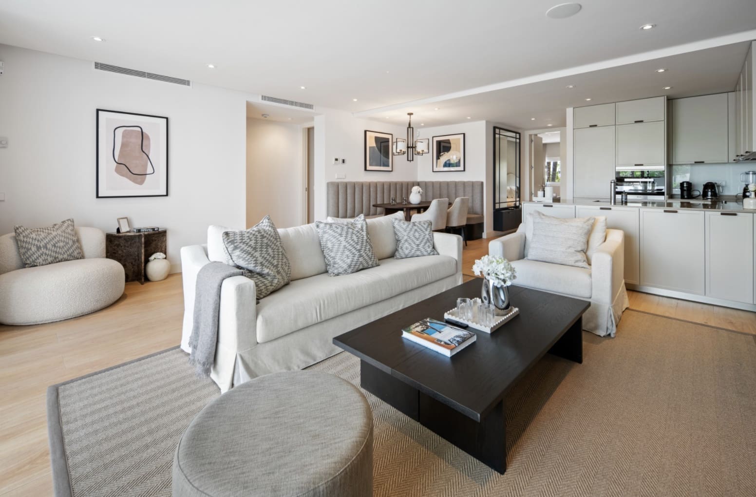 3 bedroom Apartment for sale in Marbella with pool garage - € 4,495,000 (Ref: 10146351)