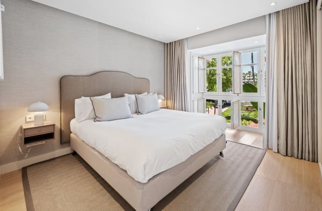 3 makuuhuone Huoneisto myytävänä paikassa Lomas De Marbella, Marbella mukana uima-altaan 
autotalli - 4 495 000 € (Ref: 10146351)