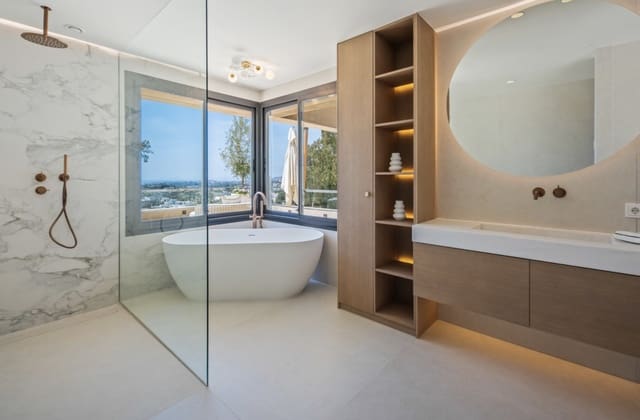 5 chambre Penthouse à vendre à Los Naranjos, Marbella avec piscine garage - 5 900 000 € (Ref: 10146354)