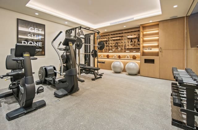 5 chambre Penthouse à vendre à Los Naranjos, Marbella avec piscine garage - 5 900 000 € (Ref: 10146354)