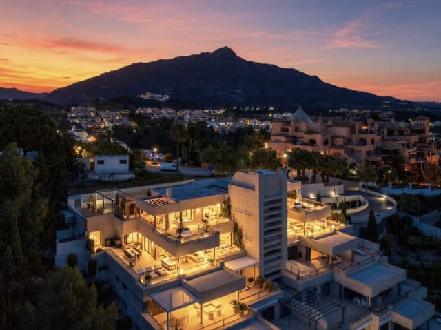 5 chambre Penthouse à vendre à Los Naranjos, Marbella avec piscine garage - 5 900 000 € (Ref: 10146354)