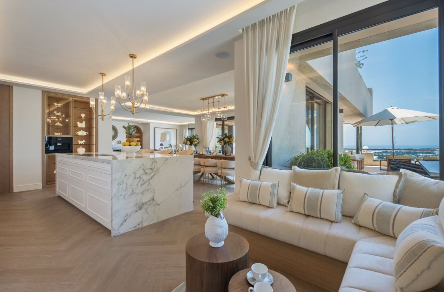 5 chambre Penthouse à vendre à Nueva Andalucia avec piscine garage - 5 900 000 € (Ref: 10146354)