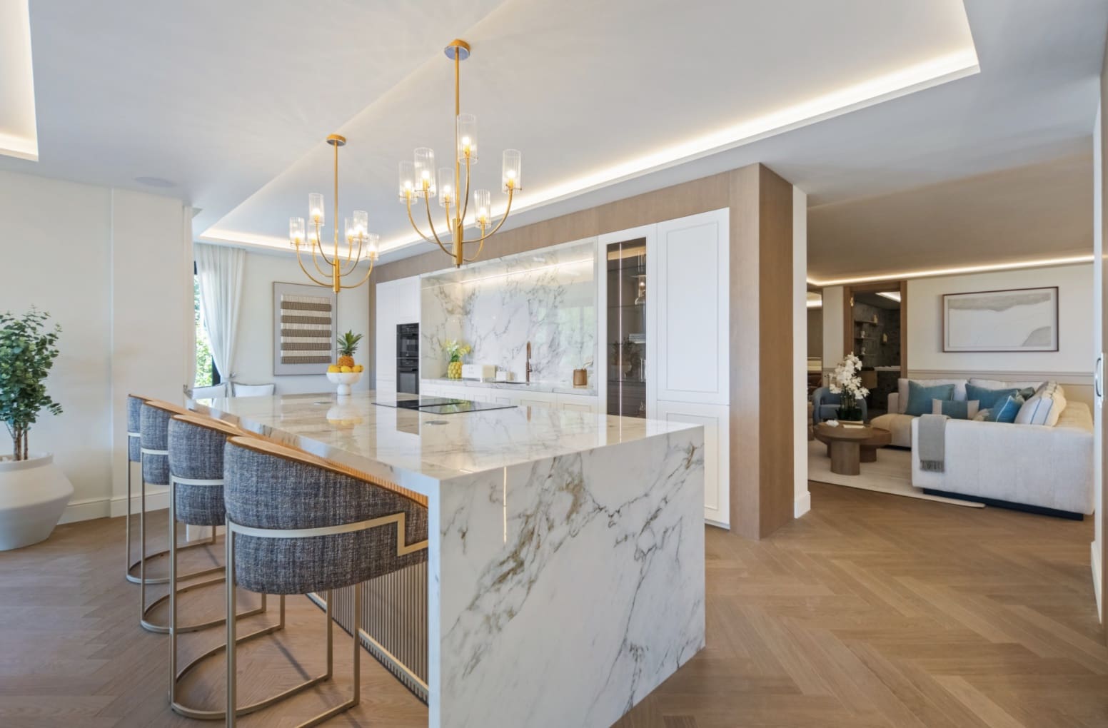 5 chambre Penthouse à vendre à Nueva Andalucia avec piscine garage - 5 900 000 € (Ref: 10146354)